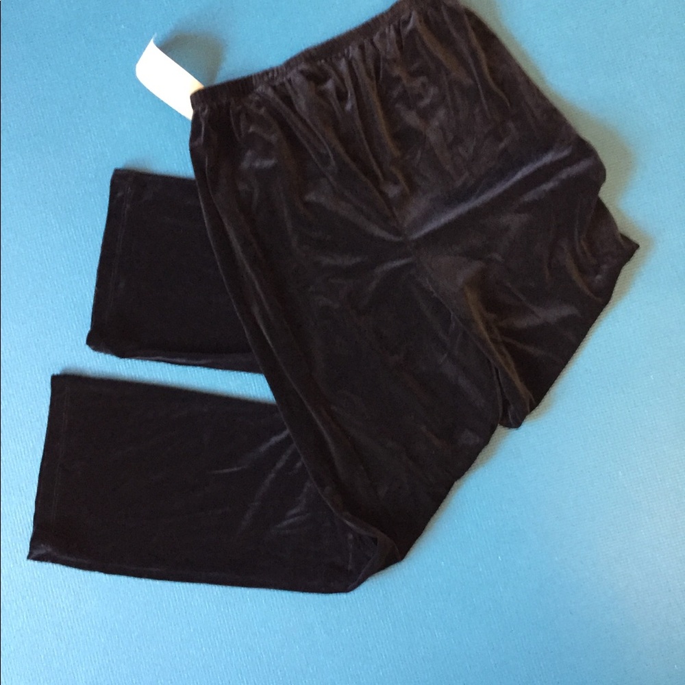 Black Olian maternity pants NWT